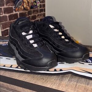 SOLD ———11.5 Nike airmax 95 og black